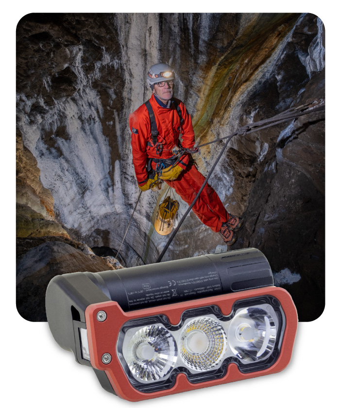 https://www.stootsconcept.fr/img/cms/Page%20Lampes/Photos%20Utilisation/YETI-Lampe-frontale-ultra-performante-speleologie-professionnels.jpg